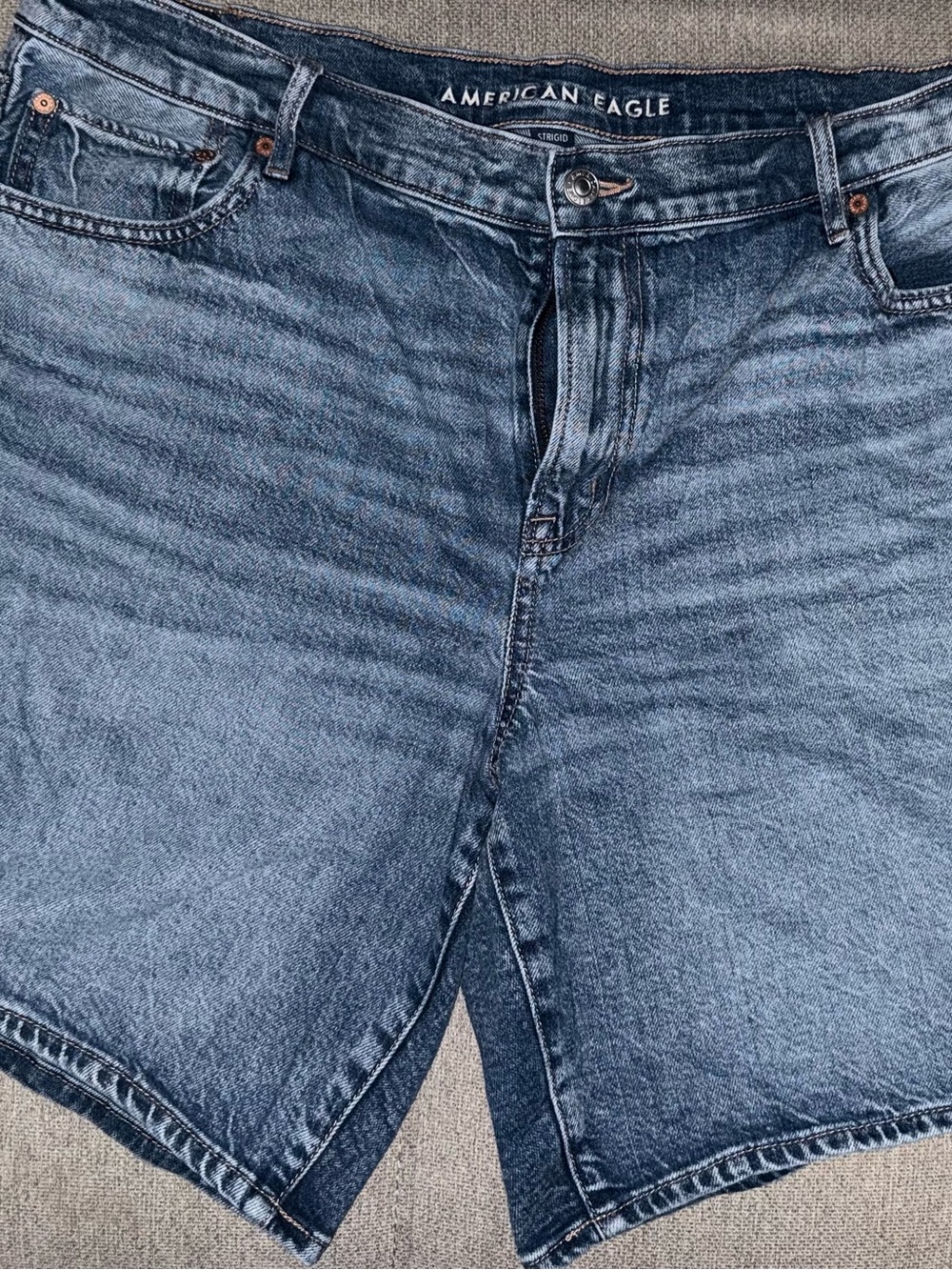 American Eagle Outfitters Women's Faded Blue Relaxed Denim Shorts